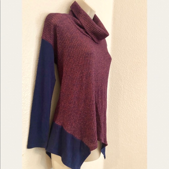 Design Lab Lord & Taylor Lightweight Sweater. - Picture 3 of 5